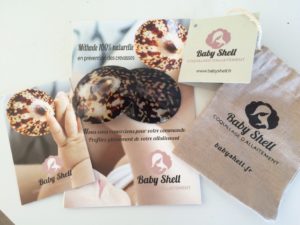 recevez en 48h votre colis contenant une paire de coquillage d'allaitement BABY SHELL, un pochon en lin et une carte avec nos conseils.